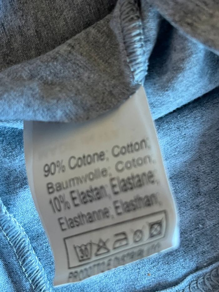 Je vend le lot de 2 haut manches longues fille taille 4 ans mais sa taille grand très bon état - photo numéro 8
