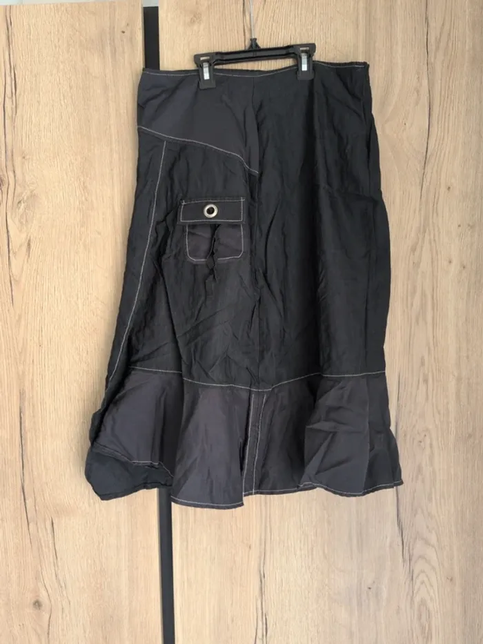 Jupe noir Taille 44 - photo numéro 4