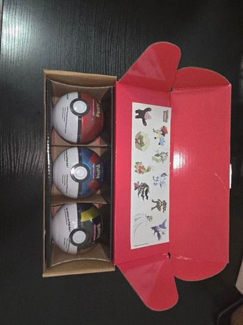 Coffret 3 Pokéballs exclu Amazon : Méga Évolution, Écarlate et Violet, Épée et Bouclier