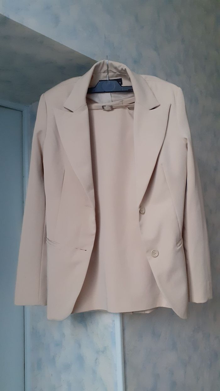 Ensemble femme taille 38 - photo numéro 1