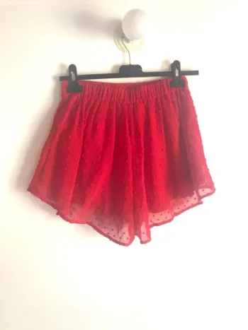 Short Shein rouge et plumetis taille 34/36