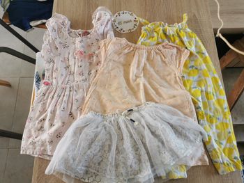Lot bébé 18mois fille combishort,combi, jupe et robe gemo, tao, mes petits cailloux et orchestra