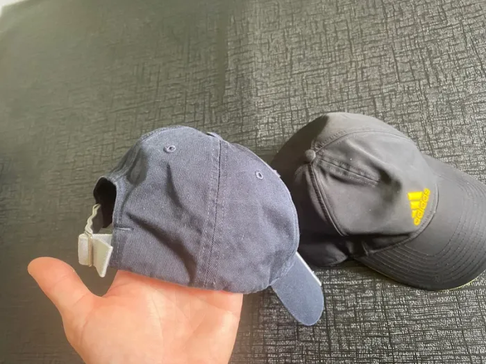 Lot de 2 casquettes Adidas Taille réglable Excellent état - photo numéro 6