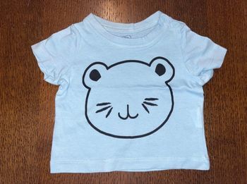 T-shirt bébé bleu ciel motif ours – 3 mois