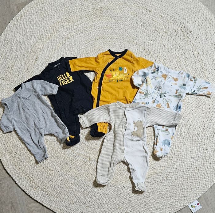 Lot de 5 pyjamas 1mois