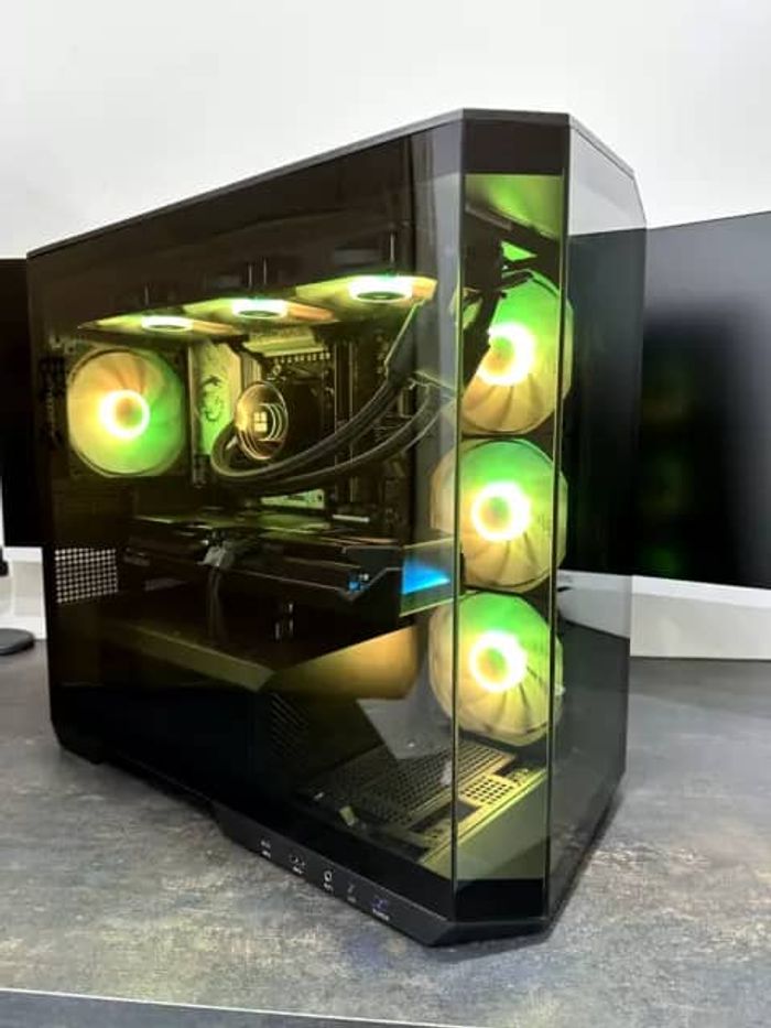 PC GAMING / AMD Ryzen 9800X3D / RTX 5090 / SSD M.2 6 To / 128 Go de RAM DDR5 - photo numéro 3