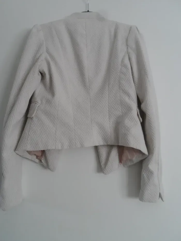 veste H ET M bien LIRE - photo numéro 2