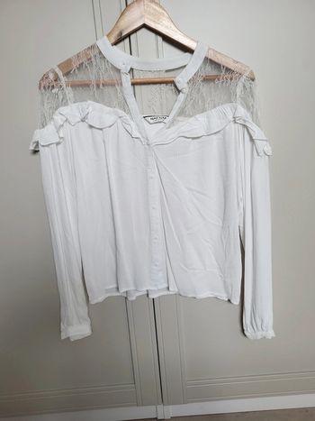 Chemisier blanc en dentelle