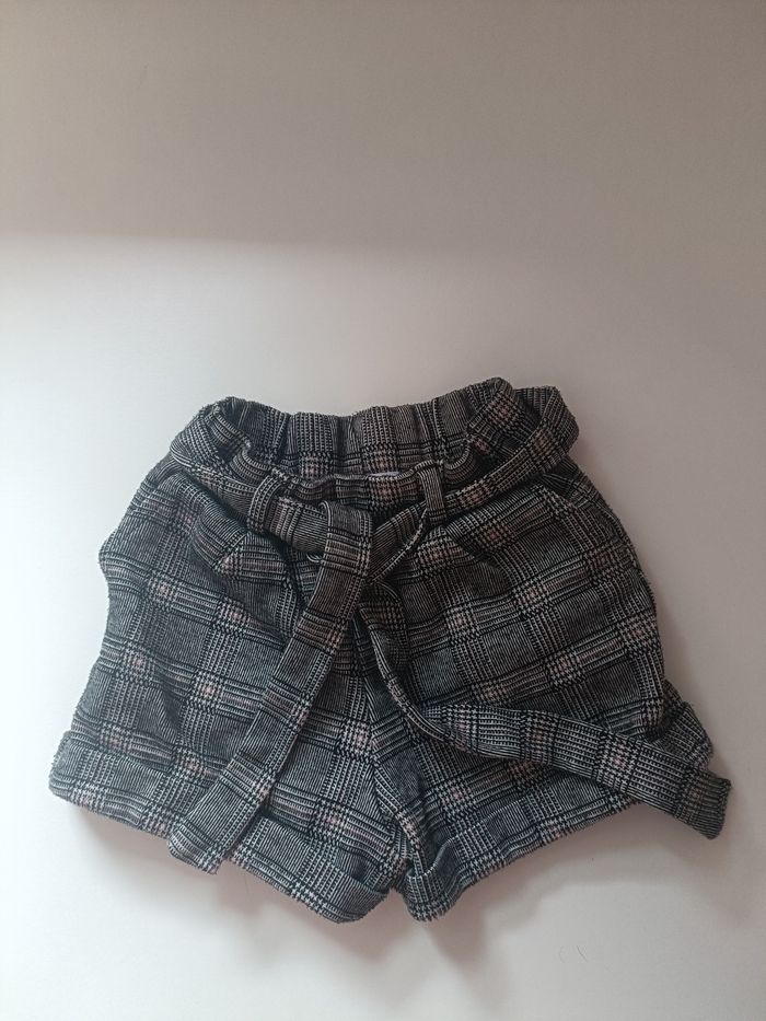 Short fille à motif