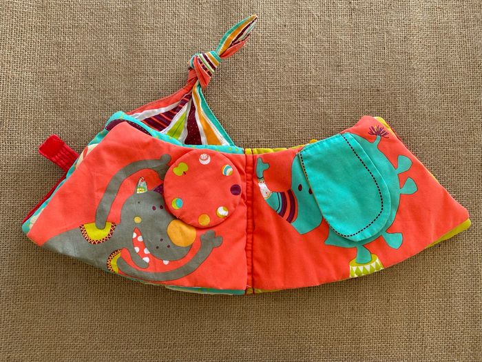 Livre en tissu d’activités cirque Lilliputiens - photo numéro 3