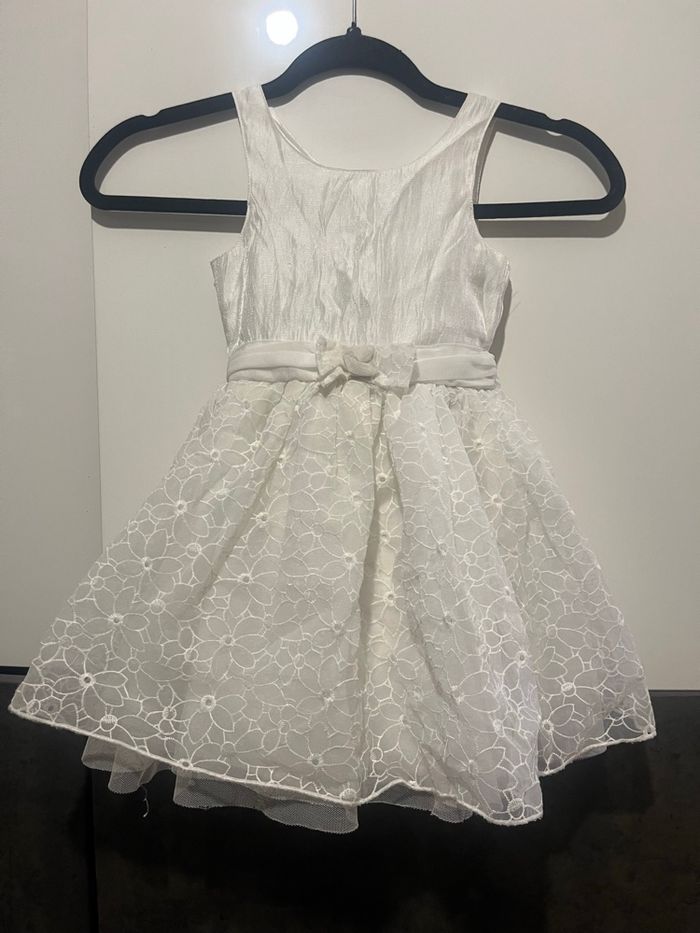 Robe orchestra très bon état taille 4 ans - photo numéro 2