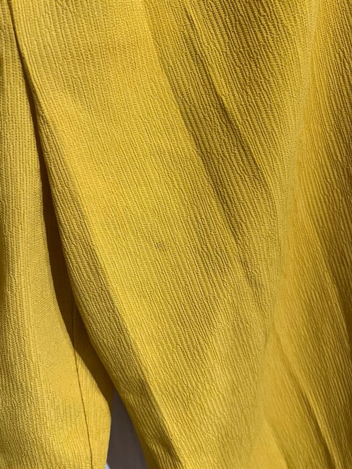 Pantacourt jaune - photo numéro 3