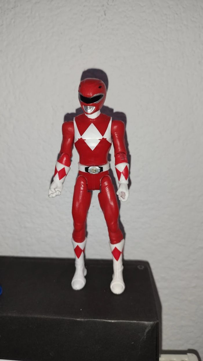 Figurine articulée Power Rangers Rouge Ranger figure red hasbro