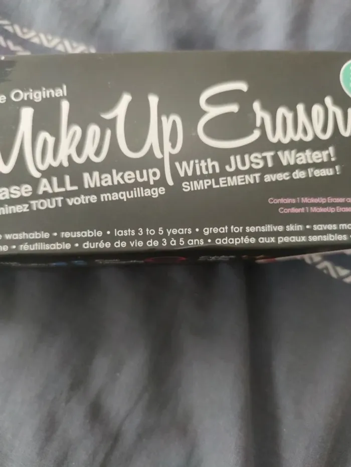 Makeup eraser petite serviette démaquillante neuve - photo numéro 4