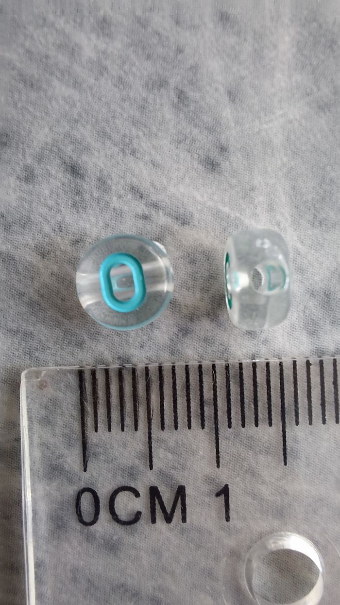 Perles transparentes lettres turquoise - photo numéro 3