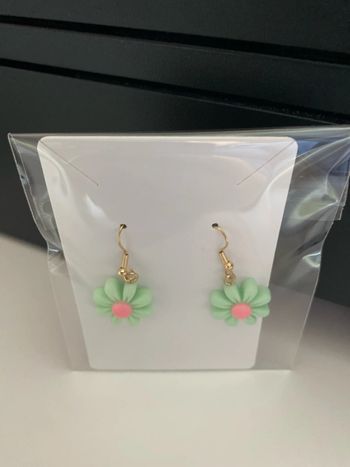 Idée cadeau Noël - Boucles d’oreilles fleurs verte