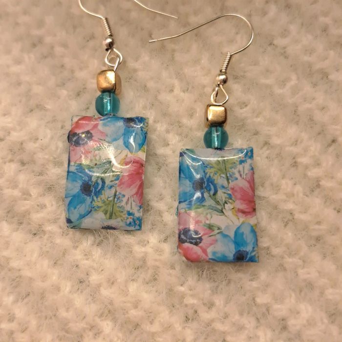 Boucles d'oreilles pendante florale bleu et rose - photo numéro 4