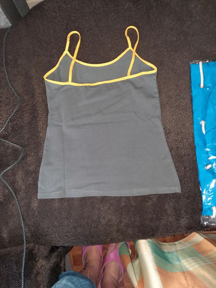 Débardeur fille neuf hello kitty - photo numéro 2