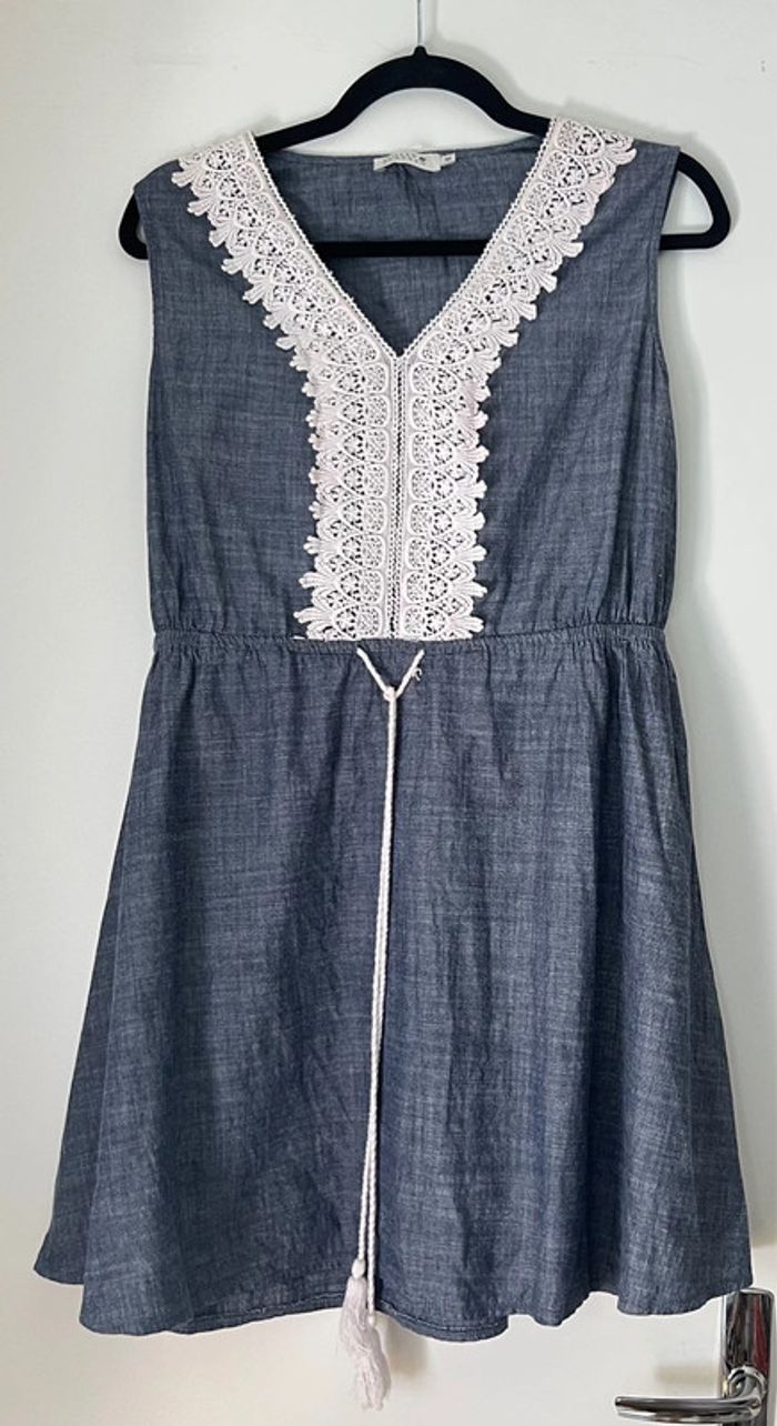 Robe courte sans manches avec broderie Taille M - photo numéro 3