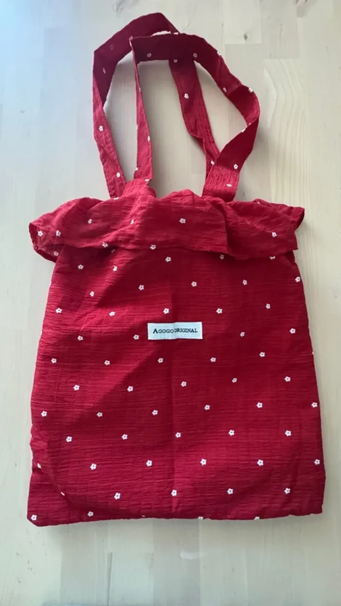 Joli sac froufrou rouge