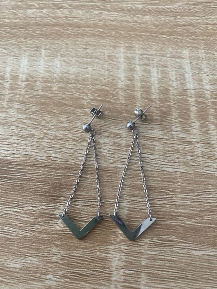 Boucles d oreilles argentées zag neuve