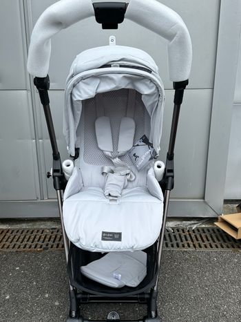 Poussette melio 4 fog grey cybex neuve sous carton