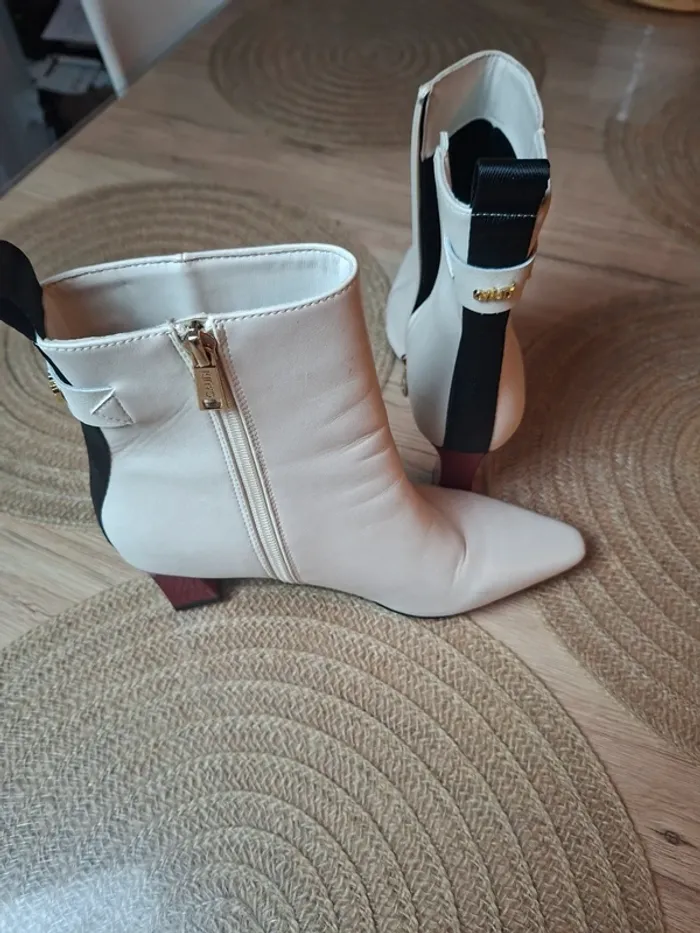 Bottines Gaudì blanches cuir – talon bordeaux – T.37 - photo numéro 16