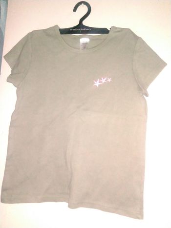 T-shirt beige avec étoile