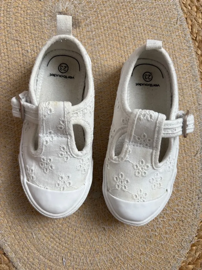 Chaussures babies toile blanc broderies anglaises Vertbaudet 23 - photo numéro 4