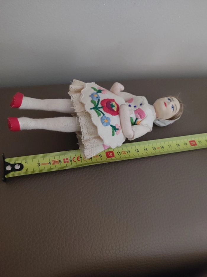 magnifique poupée du monde folkorique - photo numéro 5