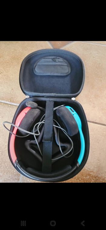 Casque filaire switch et sa sacoche de transport
