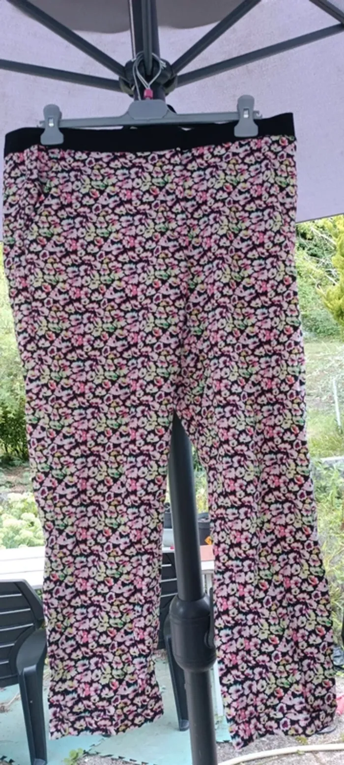 Pantalon fleuri - photo numéro 2