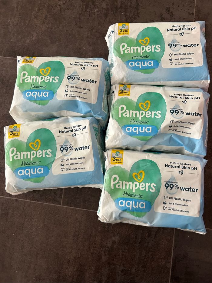 Lot de 5 paquets de 144 lingettes  Pampers NEUF