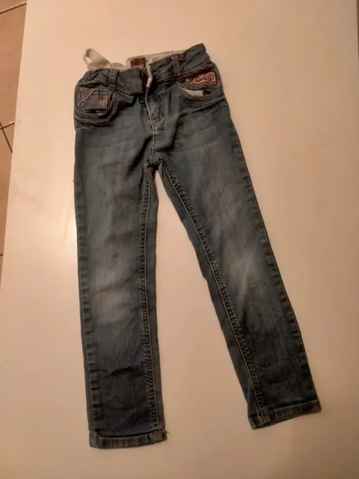 Jean fille Marque Creeks Taille 5 ans - photo numéro 2