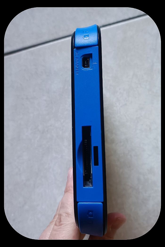 🎮 Console Nintendo 2DS noire/bleue 🎮 - photo numéro 3