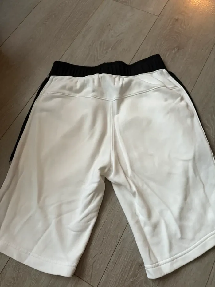 Short bermuda Nike taille XS - photo numéro 4