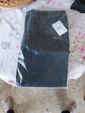 Jean neuf taille 42 c et a
