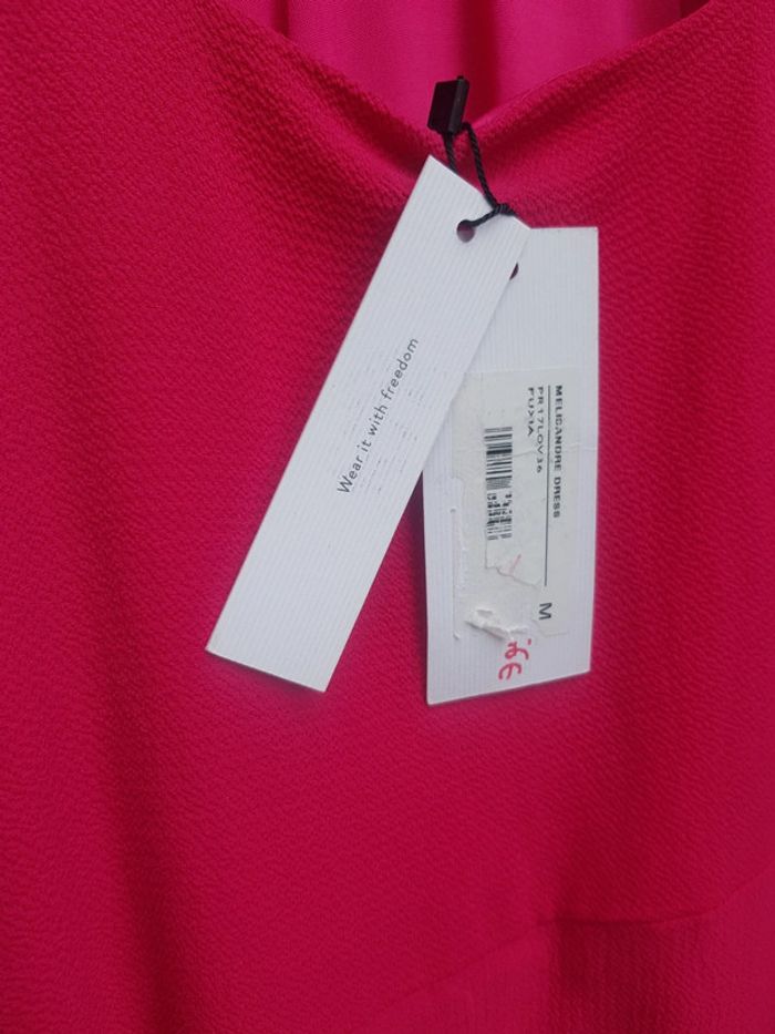 Longue robe neuve rose - photo numéro 7