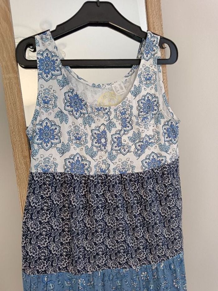 Robe longue sans manches