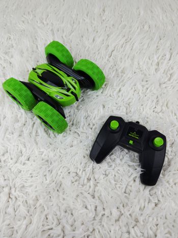 Voiture RC de Cascade 360 ° tournant télécommandé avec lumières led 🎅