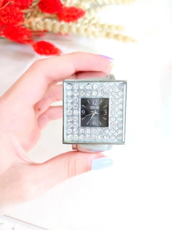 Montre bracelet argenté a strass - photo numéro 4