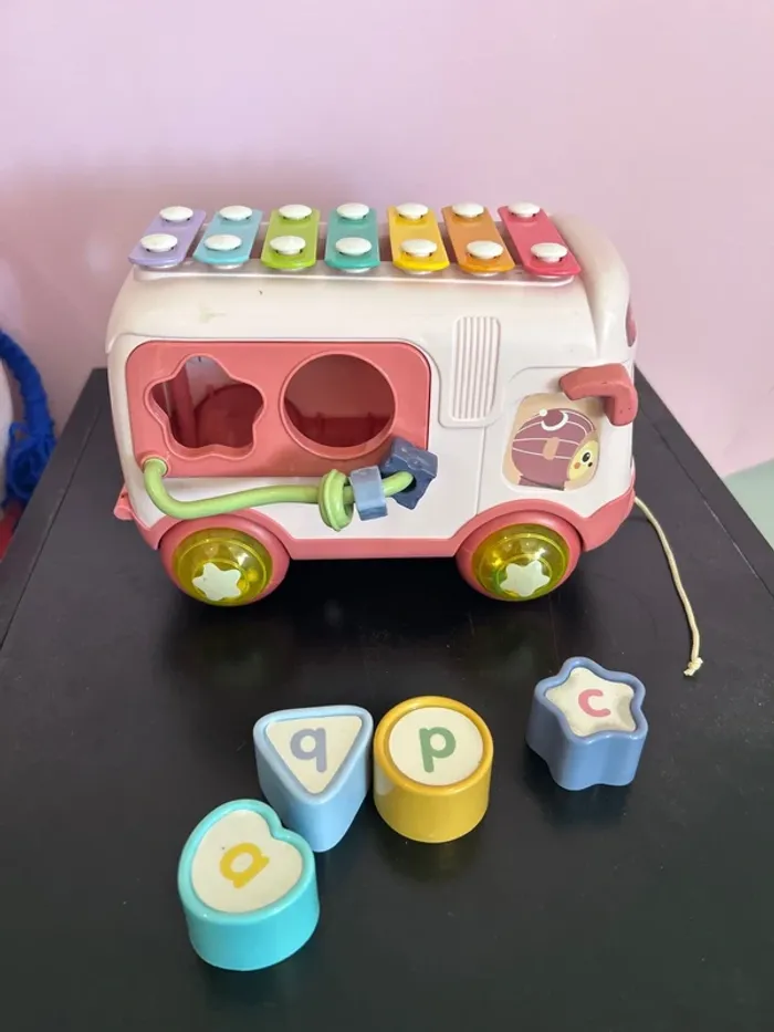 Bus musical jouet