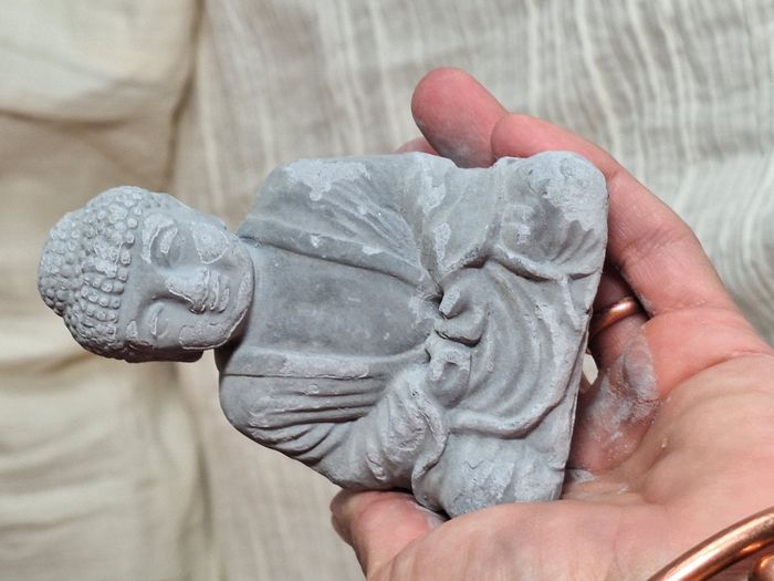 Petit bouddha Gautama gris décoration zen spirituel - photo numéro 4