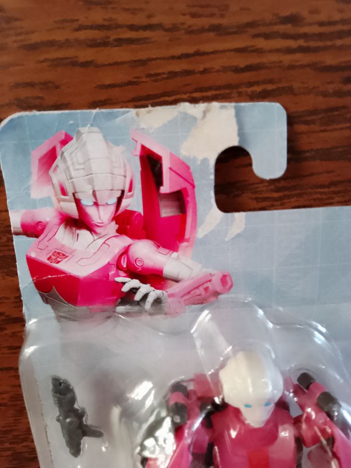 figurine neuve transformers arcee hasbro sous blister - photo numéro 9