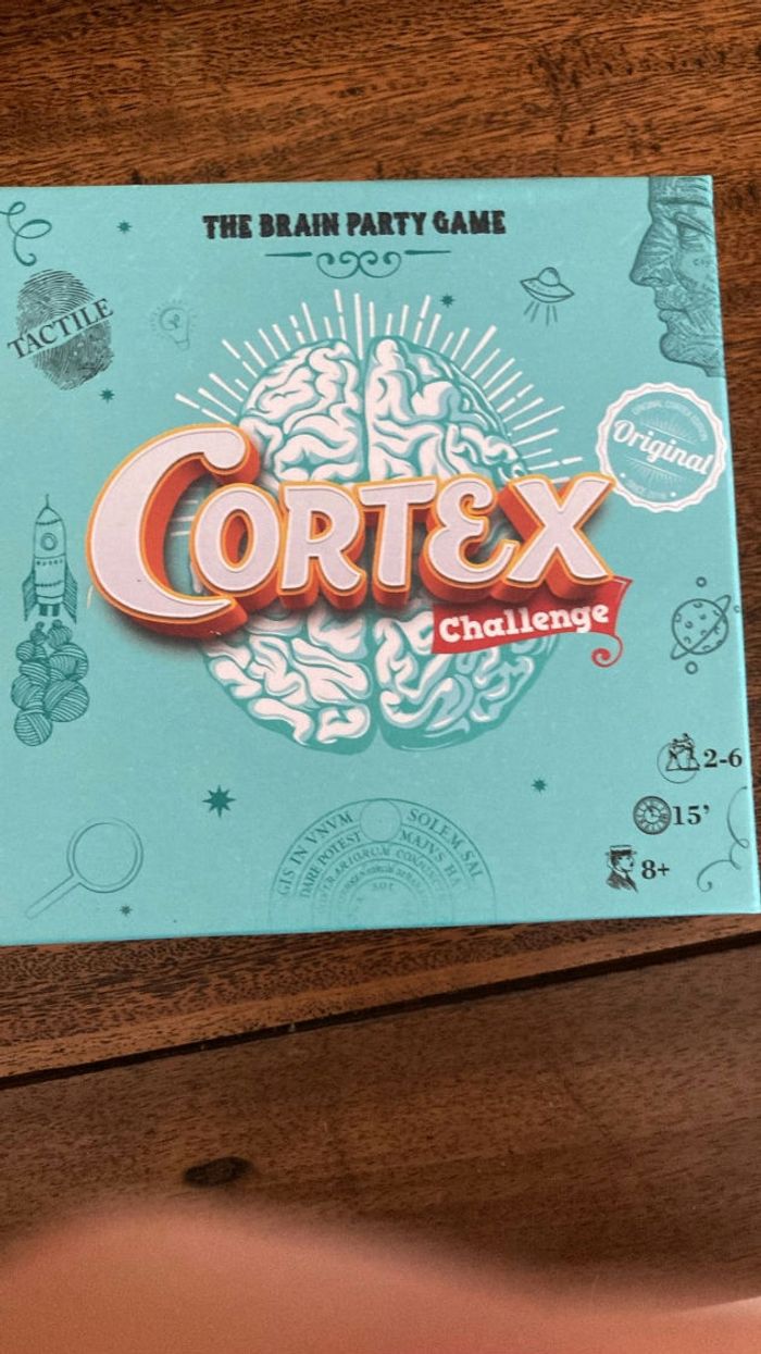 Cortex challenge ton cerveau jeu de société ambiance réflexion the brain party game