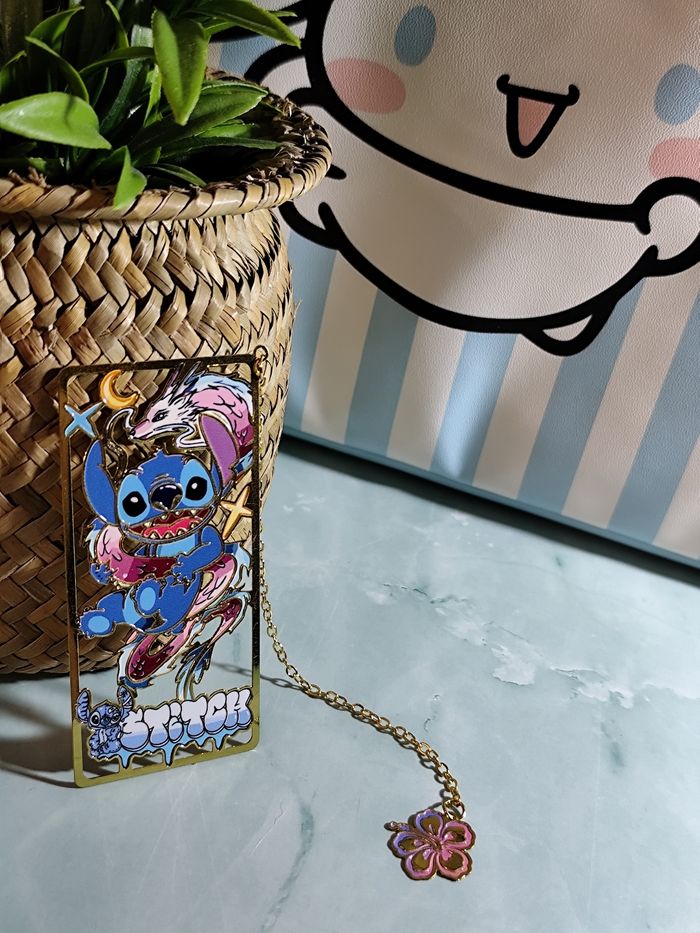 marque page en métal Disney Stitch dragon