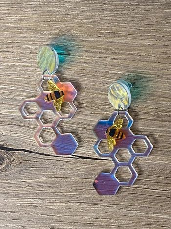 Paire de boucles d’oreille nid d abeille