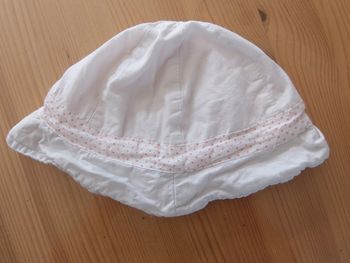 Chapeau blanc fille