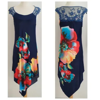 Jolie robe bleue fluide motif fleurie Cosmoda taille 38