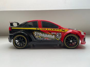 Voiture  pour enfant (non télécommandé)